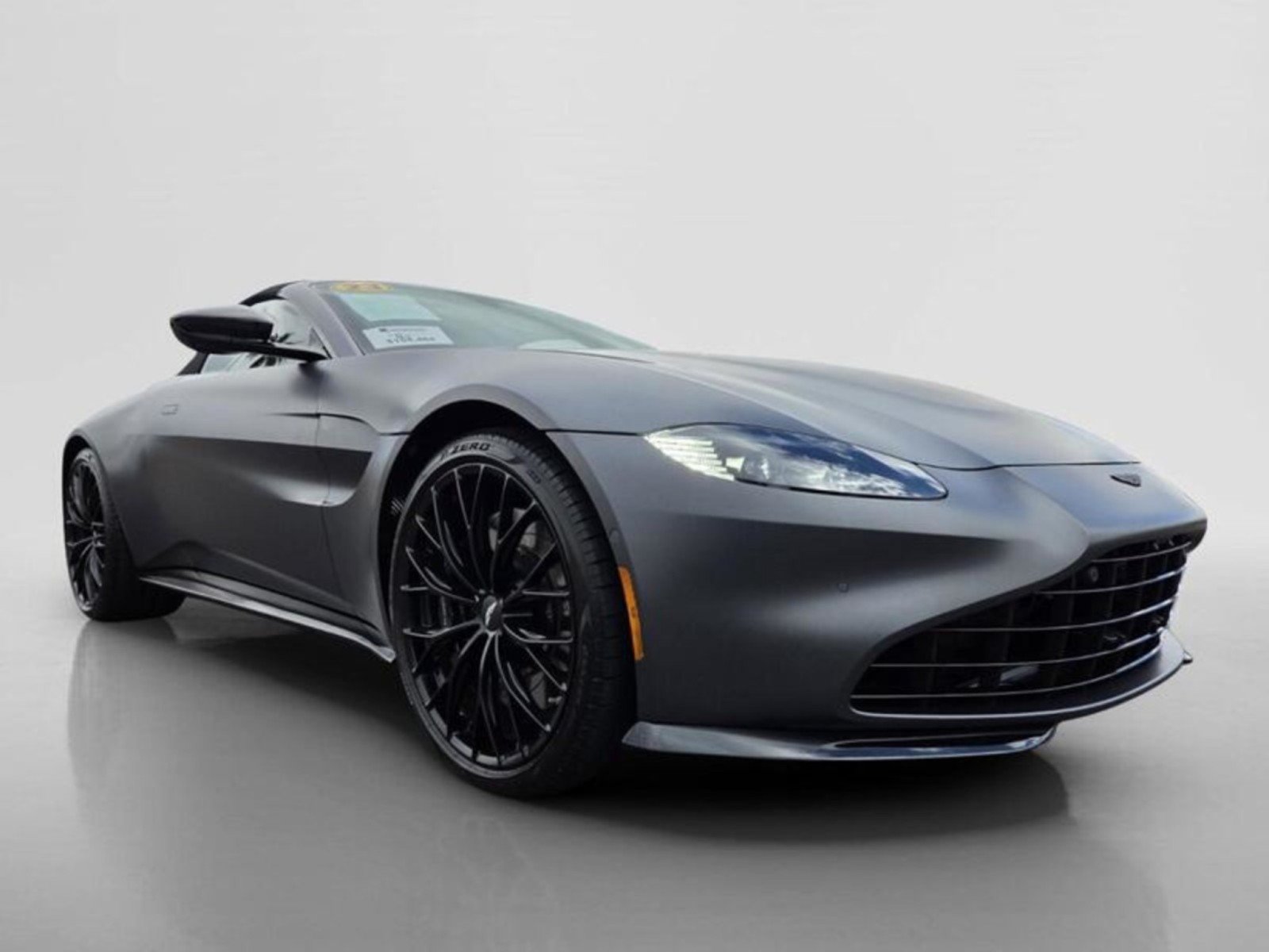 Used 2023 Aston Martin V8 Vantage Roadster RWD image 7