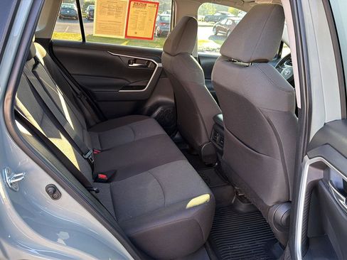 Certified 2023 Toyota RAV4 XLE w/ Convenience Package FWD image 12