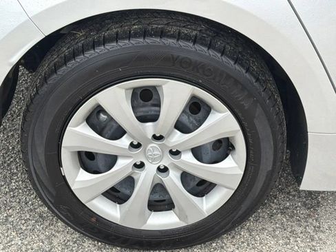 Used 2026 Toyota Corolla LE FWD image 8