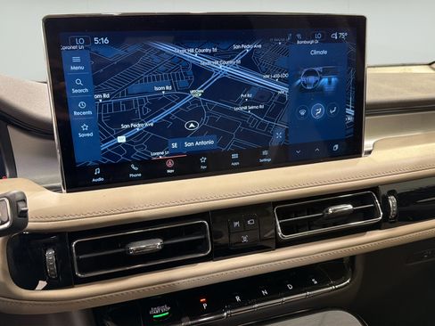 Used 2023 Lincoln Nautilus FWD w/ Premium Package image 17