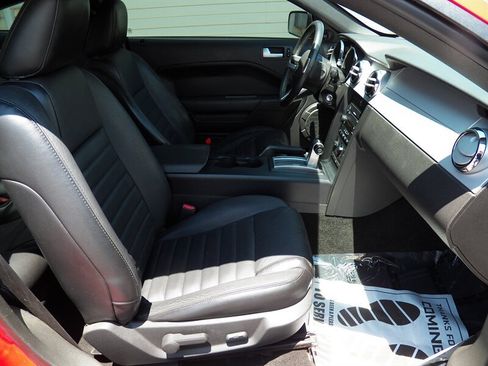 Used 2007 Ford Mustang GT RWD image 9