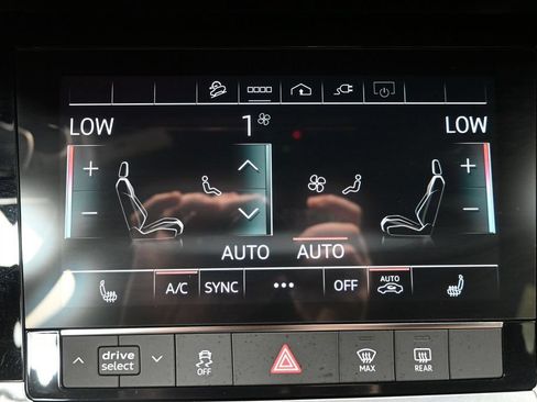 Used 2022 Audi e-tron Premium w/ Convenience Plus Package AWD/4WD image 19