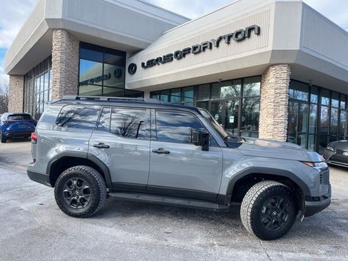 Used 2025 Lexus GX 550 image 3