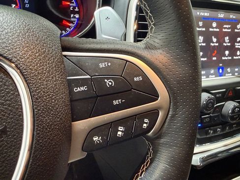 Used 2018 Jeep Grand Cherokee SRT image 26