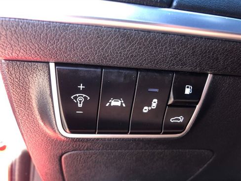 Used 2018 Kia Stinger GT2 AWD/4WD image 18