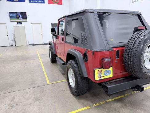 Used 2005 Jeep Wrangler Unlimited AWD/4WD image 21