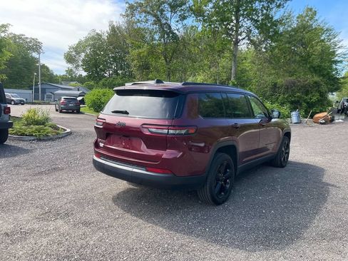 Used 2022 Jeep Grand Cherokee L Laredo AWD/4WD image 5