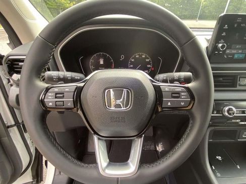 New 2025 Honda Pilot EX-L image 16