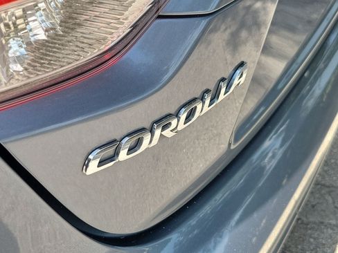 Used 2022 Toyota Corolla LE FWD image 6