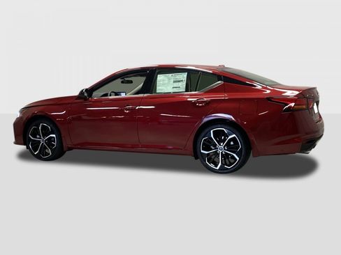 New 2025 Nissan Altima 2.5 SR w/ SR Premium Package image 3