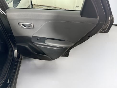 Used 2025 Kia K4 LXS image 28