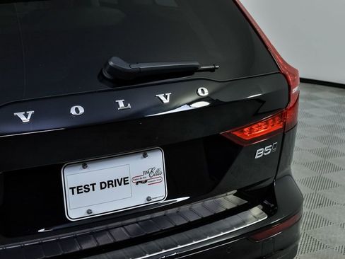 Certified 2024 Volvo V60 B5 Cross Country Plus image 38