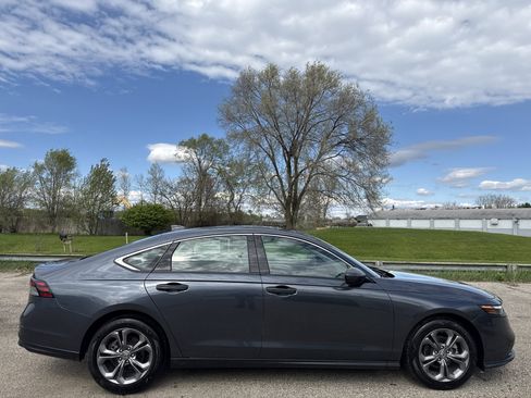 Used 2024 Honda Accord EX image 2