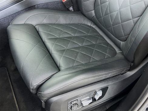 Used 2024 BMW X7 xDrive40i image 22