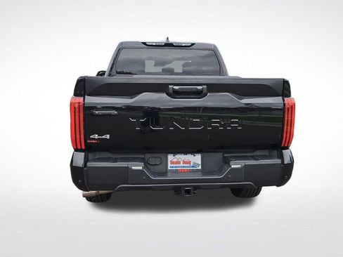 Used 2023 Toyota Tundra SR5 w/ SR5 Convenience Package AWD/4WD image 4