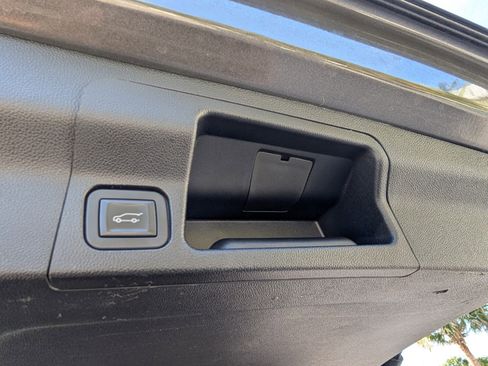 Used 2019 GMC Acadia SLE image 13