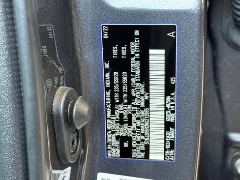 Used 2022 Toyota Highlander XSE AWD/4WD image 28