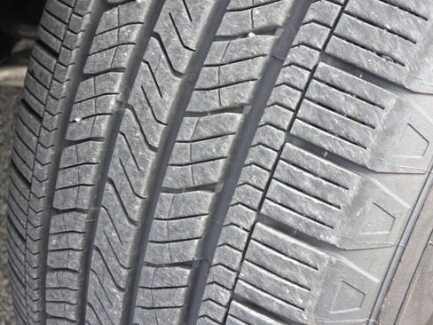 Used 2025 Honda Pilot EX-L image 12
