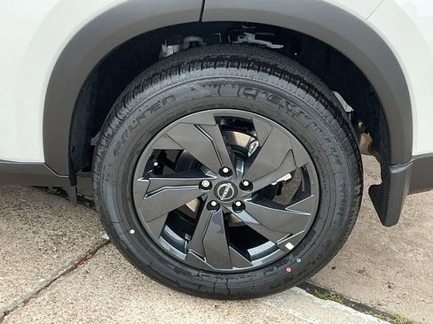 New 2026 Nissan Rogue SV FWD image 8
