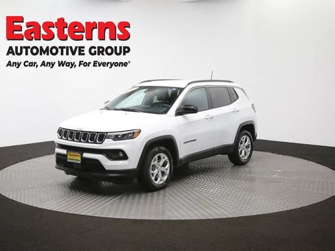 Used 2024 Jeep Compass Latitude AWD/4WD image 50