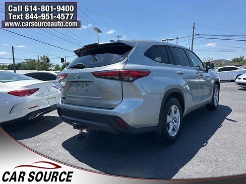 Used 2020 Toyota Highlander LE AWD/4WD image 5