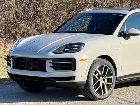 New 2026 Porsche Cayenne image 11