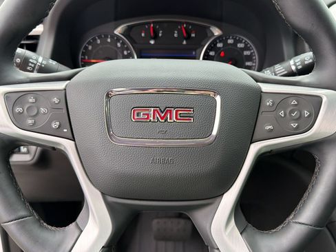Certified 2023 GMC Acadia SLT w/ Preferred Package FWD image 17