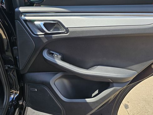 Used 2016 Porsche Macan Turbo w/ Premium Package Plus image 32