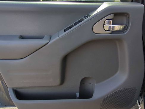 Used 2016 Nissan Frontier SV w/ SV Value Truck Package image 10