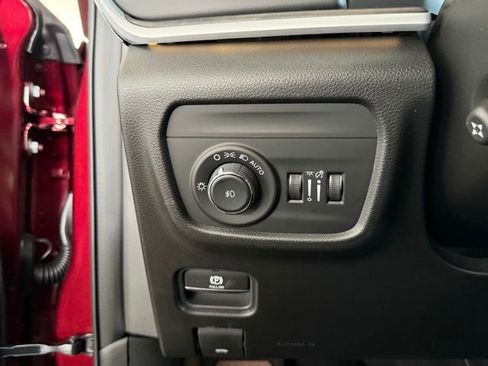 New 2026 Jeep Grand Cherokee Limited AWD/4WD image 17