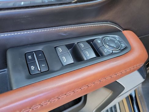 Used 2023 GMC Yukon Denali Ultimate image 20