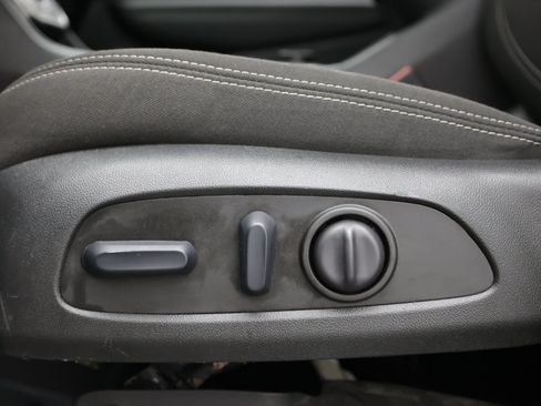 Used 2024 GMC Terrain SLE w/ Driver Convenience Package FWD image 21