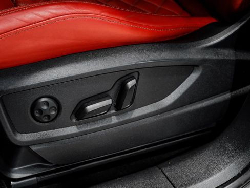 Used 2018 Audi SQ5 Premium Plus w/ S Sport Package image 41