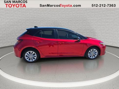 Used 2025 Toyota Corolla SE image 8