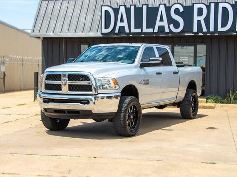 Used 2018 RAM 2500 Tradesman w/ Chrome Appearance Group AWD/4WD image 5