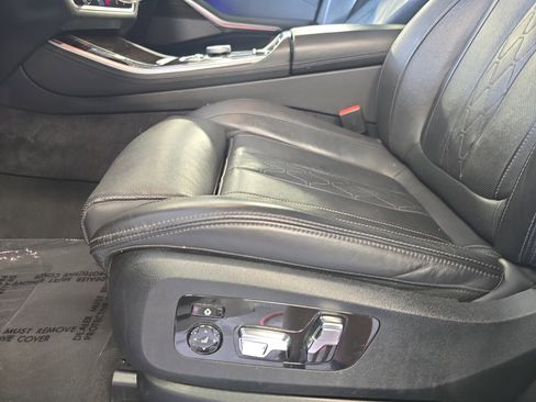 Used 2025 BMW X5 xDrive50e AWD/4WD image 27