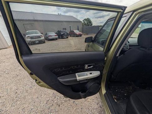 Used 2012 Kia Soul + FWD image 23