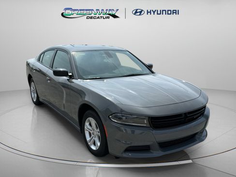Used 2023 Dodge Charger SXT RWD image 2