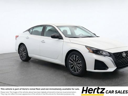 Used 2025 Nissan Altima 2.5 SV image 1