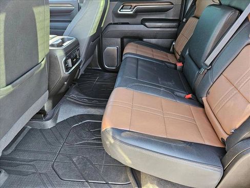 Used 2024 Chevrolet Silverado 1500 High Country w/ High Country Premium Package AWD/4WD image 16