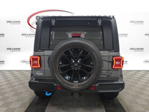 Used 2023 Jeep Wrangler Unlimited Sahara w/ Cold Weather Group AWD/4WD image 6