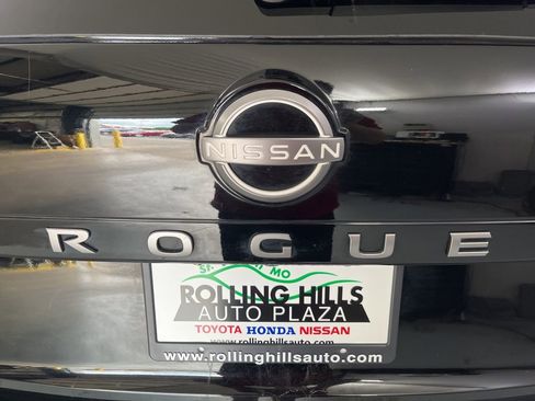 Used 2024 Nissan Rogue S AWD/4WD image 42