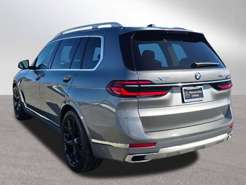 Used 2025 BMW X7 xDrive40i w/ Premium Package image 5
