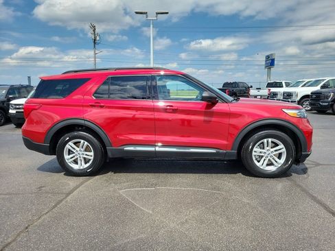 Certified 2023 Ford Explorer XLT w/ Equipment Group 202A AWD/4WD image 3