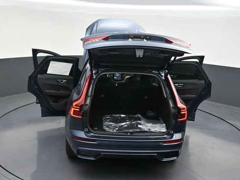 New 2026 Volvo XC60 B5 Core AWD/4WD image 33