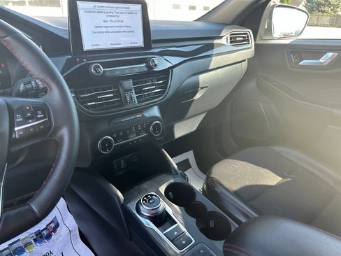 Used 2025 Ford Escape ST-Line Select AWD/4WD image 21