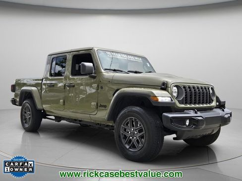 Used 2025 Jeep Gladiator Sport image 9