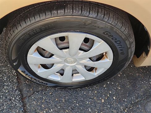 Used 2013 Toyota Corolla L image 8