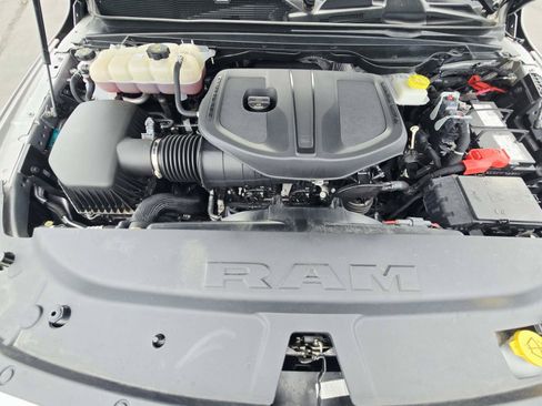 Used 2025 RAM 1500 Laramie AWD/4WD image 21