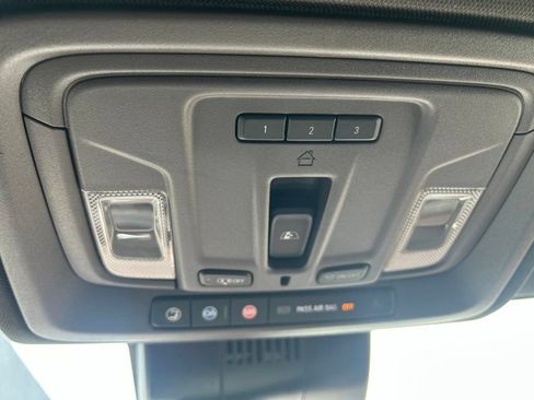 Used 2023 GMC Sierra 1500 Denali w/ Technology Package AWD/4WD image 17